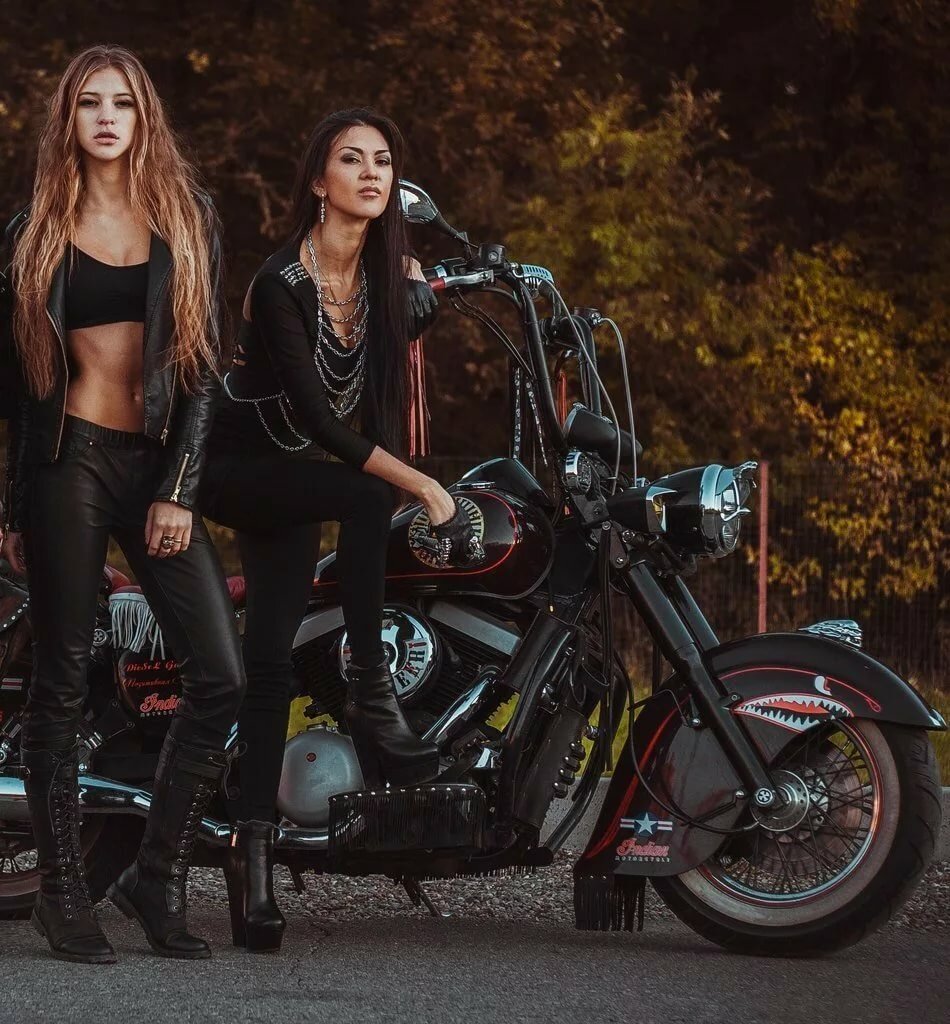 Beautiful girls and bikes in Campus dos Goitakazis